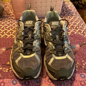 Nike Air Alford 7 in excellent condition, size 8.5